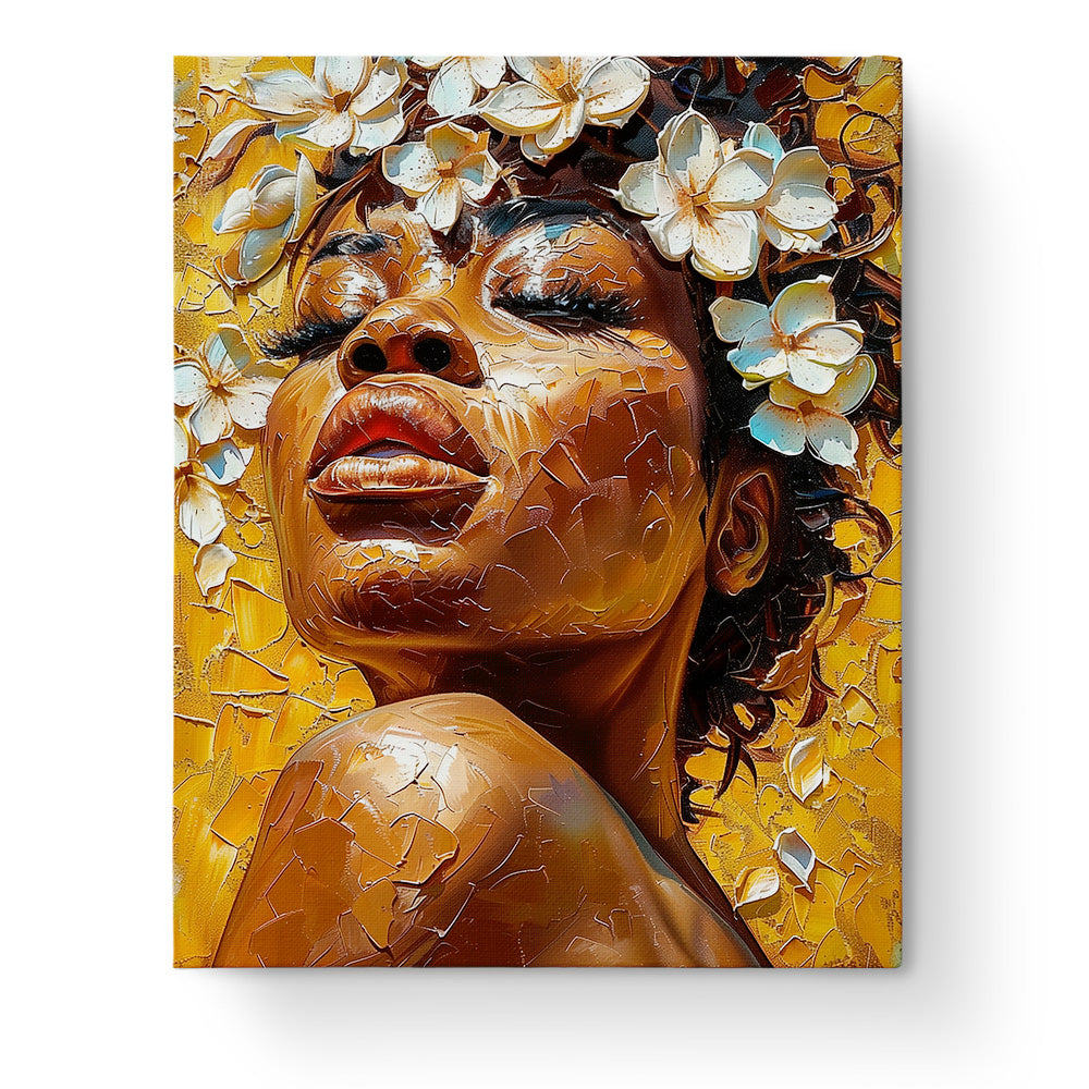 Ein Bild von Blütenzauber im Sonnenlicht - Floral Women von miicreative zeigt eine Frau mit geschlossenen Augen, umgeben von weißen Blüten auf goldenem Hintergrund. Dieses Malen nach Zahlen Kit bietet ein meditatives und kreatives Erlebnis.