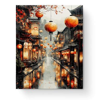 Laternen im Regen - Asian Art von miicreaitve. Leuchtende Laternen schmücken eine regnerische Straße, eingefangen in warmen Rot- und Orangetönen. Meditative Malen nach Zahlen Erfahrung.